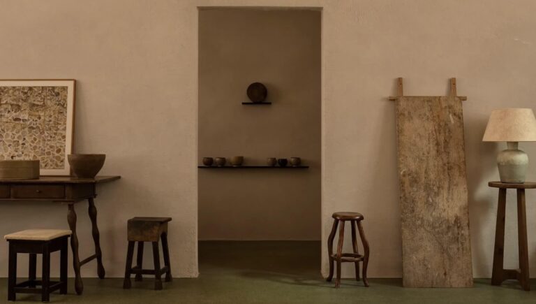 Raku céramique: le feu maîtrisé, du four à l’enfumage